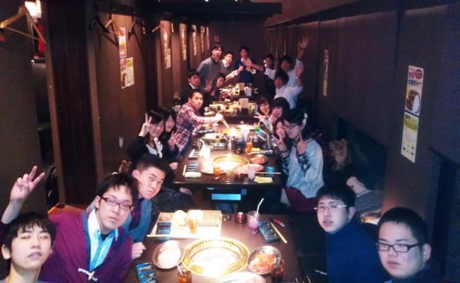 卒業式後のクラス会の様子