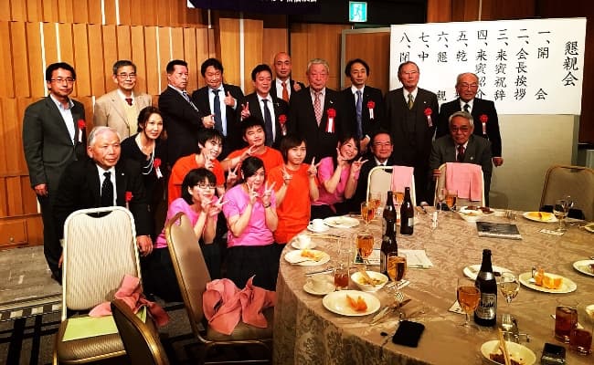懇親会の様子