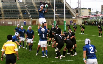 東大阪市の花園ラグビー場で行われた全国高校ラグビー大会の風景（4枚目）
