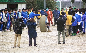 12月29日 東大阪市の花園ラグビー場で行われた全国高校ラグビー大会の風景（3枚目）