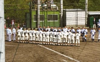 春季高校野球の試合風景（3枚目）