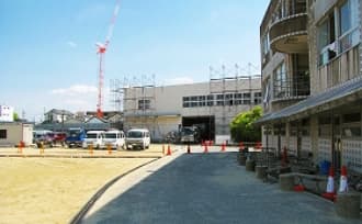 体育館が消えていく様子