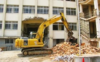 見る見る解体が進む様子