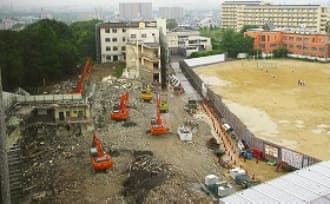 解体作業中の写真